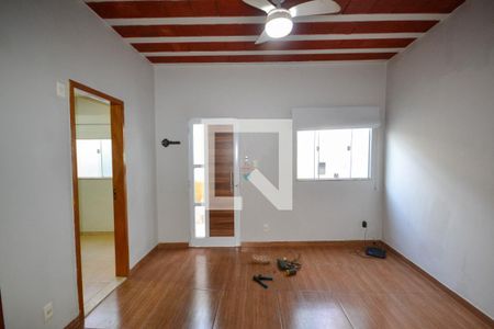 sala de casa para alugar com 2 quartos, 70m² em Jardim Tropical, Nova Iguaçu