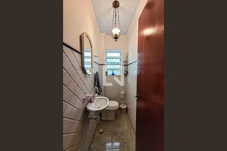 Casa à venda com 250m², 3 quartos e 2 vagasLavabo