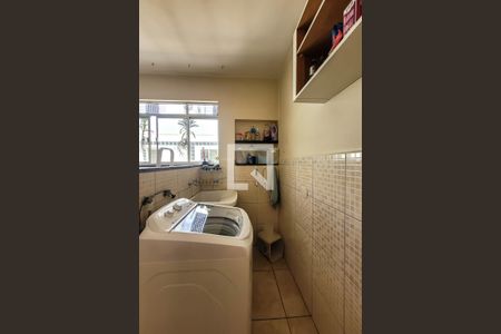 Casa à venda com 250m², 3 quartos e 2 vagasÁrea de Serviço