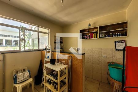 Casa à venda com 250m², 3 quartos e 2 vagasÁrea de Serviço