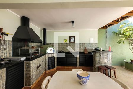 Casa à venda com 250m², 3 quartos e 2 vagasQuintal/área de lazer