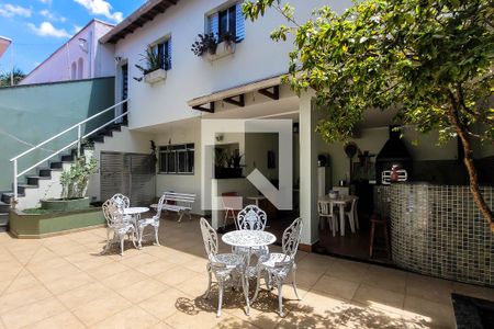 Casa à venda com 250m², 3 quartos e 2 vagasQuintal/área de lazer