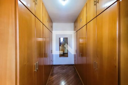 Casa à venda com 250m², 3 quartos e 2 vagasCloset Quarto 3 - Suíte