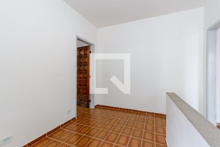 Casa para alugar com 70m², 3 quartos e 1 vaga Casa para alugar com 70m², 3 quartos e 1 vagaHall Quartos