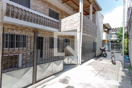 Casa para alugar com 70m², 3 quartos e 1 vaga Casa para alugar com 70m², 3 quartos e 1 vagaFachada