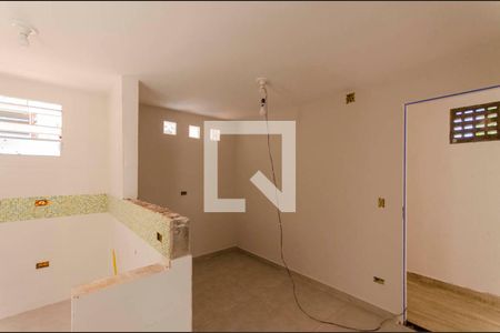 Sala  de casa de condomínio para alugar com 1 quarto, 28m² em Vila Nhocune, São Paulo
