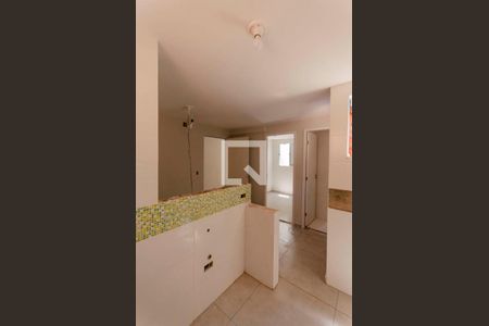 Cozinha de casa de condomínio para alugar com 1 quarto, 28m² em Vila Nhocune, São Paulo