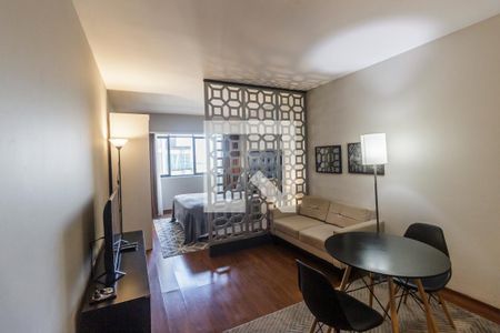 Sala de TV de apartamento para alugar com 1 quarto, 50m² em Alphaville Industrial, Barueri