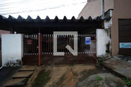 Casa para alugar com 60m², 2 quartos e 2 vagasFachada