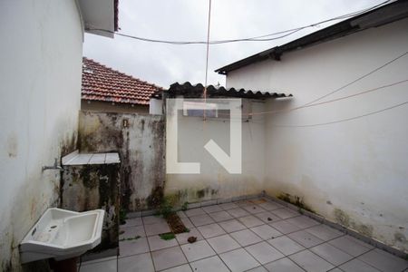 Casa para alugar com 60m², 2 quartos e 2 vagasQuintal