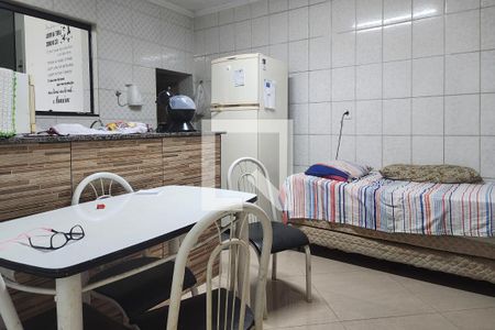 Casa à venda com 102m², 3 quartos e 2 vagasCozinha / Quarto