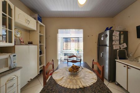 Casa à venda com 102m², 3 quartos e 2 vagasCozinha