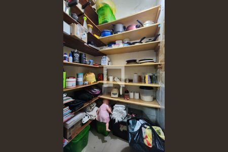 Casa à venda com 102m², 3 quartos e 2 vagasDespensa