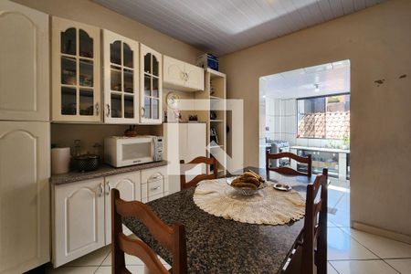 Casa à venda com 102m², 3 quartos e 2 vagasCozinha