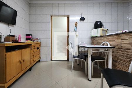 Casa à venda com 102m², 3 quartos e 2 vagasCozinha / Quarto