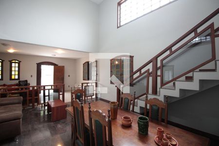 Casa à venda com 240m², 5 quartos e 8 vagasCopa