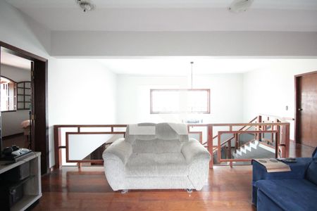 Casa à venda com 240m², 5 quartos e 8 vagasSala de TV