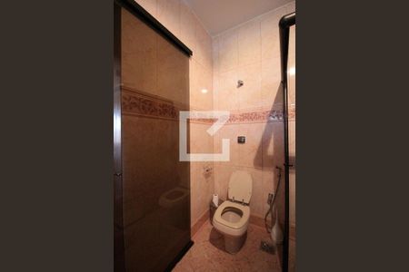 Casa à venda com 240m², 5 quartos e 8 vagasBanheiro da Suite