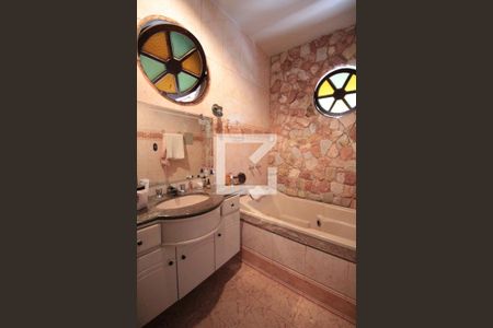 Banheiro da Suite de casa para alugar com 5 quartos, 240m² em Santa Amélia, Belo Horizonte