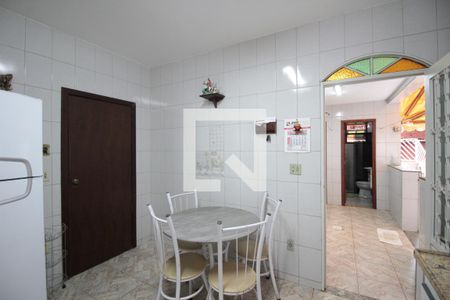 Casa à venda com 240m², 5 quartos e 8 vagasCozinha
