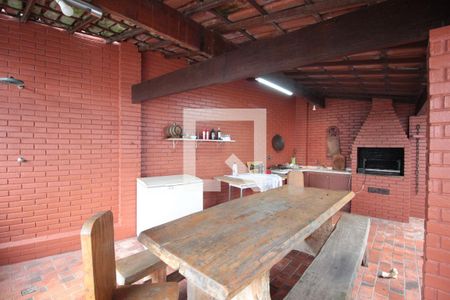 Casa à venda com 240m², 5 quartos e 8 vagasÁrea Gourmet