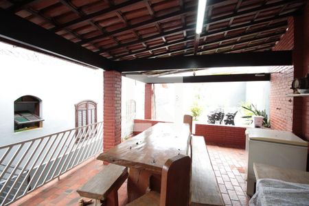 Casa à venda com 240m², 5 quartos e 8 vagasÁrea Gourmet