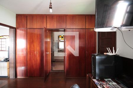 Suite de casa à venda com 5 quartos, 240m² em Santa Amélia, Belo Horizonte