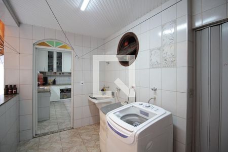 Casa à venda com 240m², 5 quartos e 8 vagasÁrea de Serviço