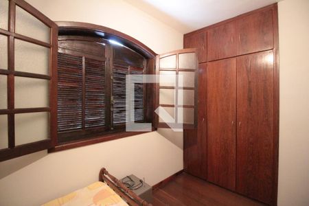 Casa à venda com 240m², 5 quartos e 8 vagasQuarto 2