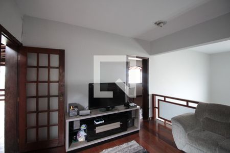 Casa à venda com 240m², 5 quartos e 8 vagasSala de TV