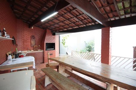 Casa à venda com 240m², 5 quartos e 8 vagasÁrea Gourmet