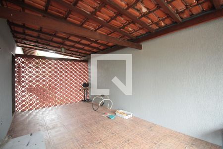 Casa à venda com 240m², 5 quartos e 8 vagasVaranda