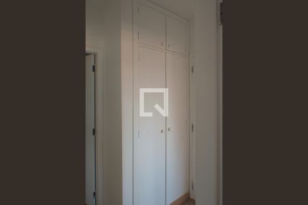 Corredor de apartamento para alugar com 3 quartos, 100m² em Centro, Campinas