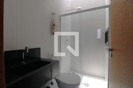 Banheiro da suíte 1 de casa para alugar com 2 quartos, 70m² em Jardim Santa Cruz (campo Grande), São Paulo