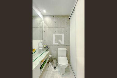 Apartamento à venda com 70m², 2 quartos e 1 vaga Apartamento à venda com 70m², 2 quartos e 1 vagaBanheiro 2