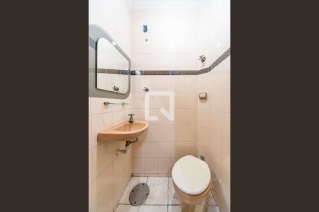 Casa para alugar com 220m², 3 quartos e 2 vagasBanheiro de Serviço