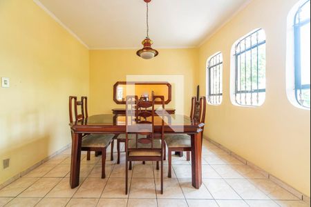 Casa para alugar com 220m², 3 quartos e 2 vagasCopa