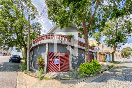 Casa para alugar com 220m², 3 quartos e 2 vagasFachada