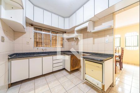 Casa para alugar com 220m², 3 quartos e 2 vagasCozinha