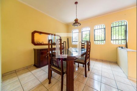 Casa para alugar com 220m², 3 quartos e 2 vagasCopa