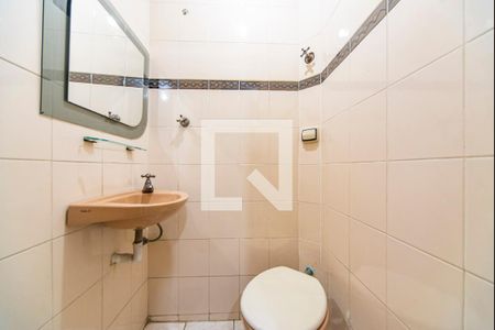 Casa para alugar com 220m², 3 quartos e 2 vagasBanheiro de Serviço