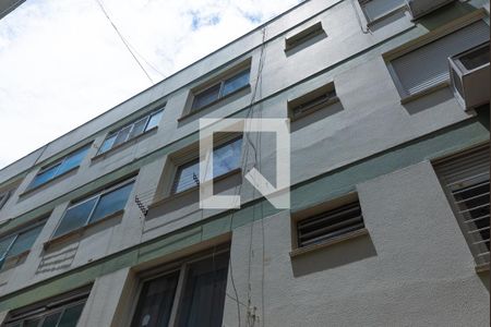 Apartamento à venda com 41m², 1 quarto e 1 vagaFachada - plaquinha na janela