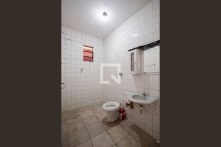 Banheiro de casa para alugar com 1 quarto, 60m² em Quitaúna, Osasco