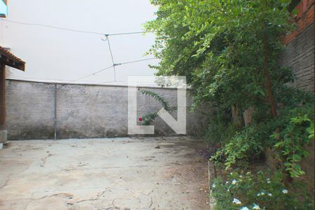 Casa à venda com 260m², 6 quartos e 3 vagas Casa à venda com 260m², 6 quartos e 3 vagasQuintal