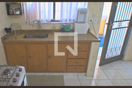 Casa à venda com 260m², 6 quartos e 3 vagas Casa à venda com 260m², 6 quartos e 3 vagasCozinha