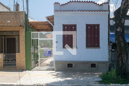 Casa para alugar com 47m², 1 quarto e sem vaga Casa para alugar com 47m², 1 quarto e sem vagaFachada