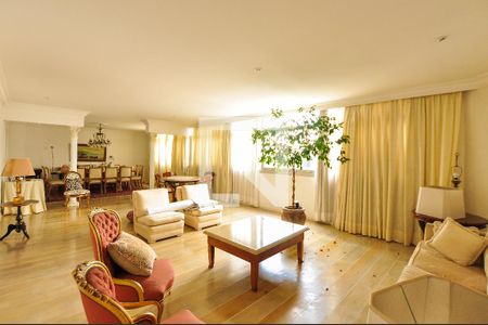 Apartamento à venda com 297m², 3 quartos e 3 vagas Apartamento à venda com 297m², 3 quartos e 3 vagasSala