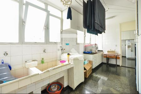 Apartamento à venda com 297m², 3 quartos e 3 vagas Apartamento à venda com 297m², 3 quartos e 3 vagasÁrea de Serviço