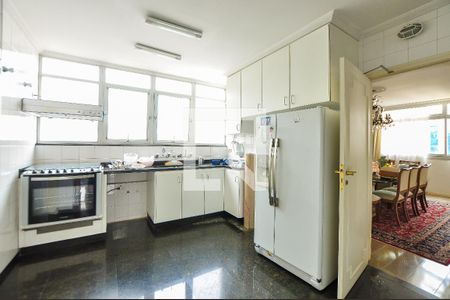 Apartamento à venda com 297m², 3 quartos e 3 vagas Apartamento à venda com 297m², 3 quartos e 3 vagasCozinha