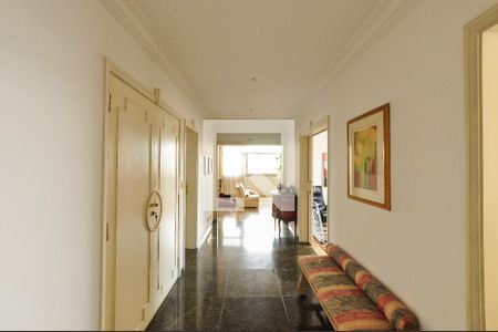 Apartamento à venda com 297m², 3 quartos e 3 vagas Apartamento à venda com 297m², 3 quartos e 3 vagasHall de entrada